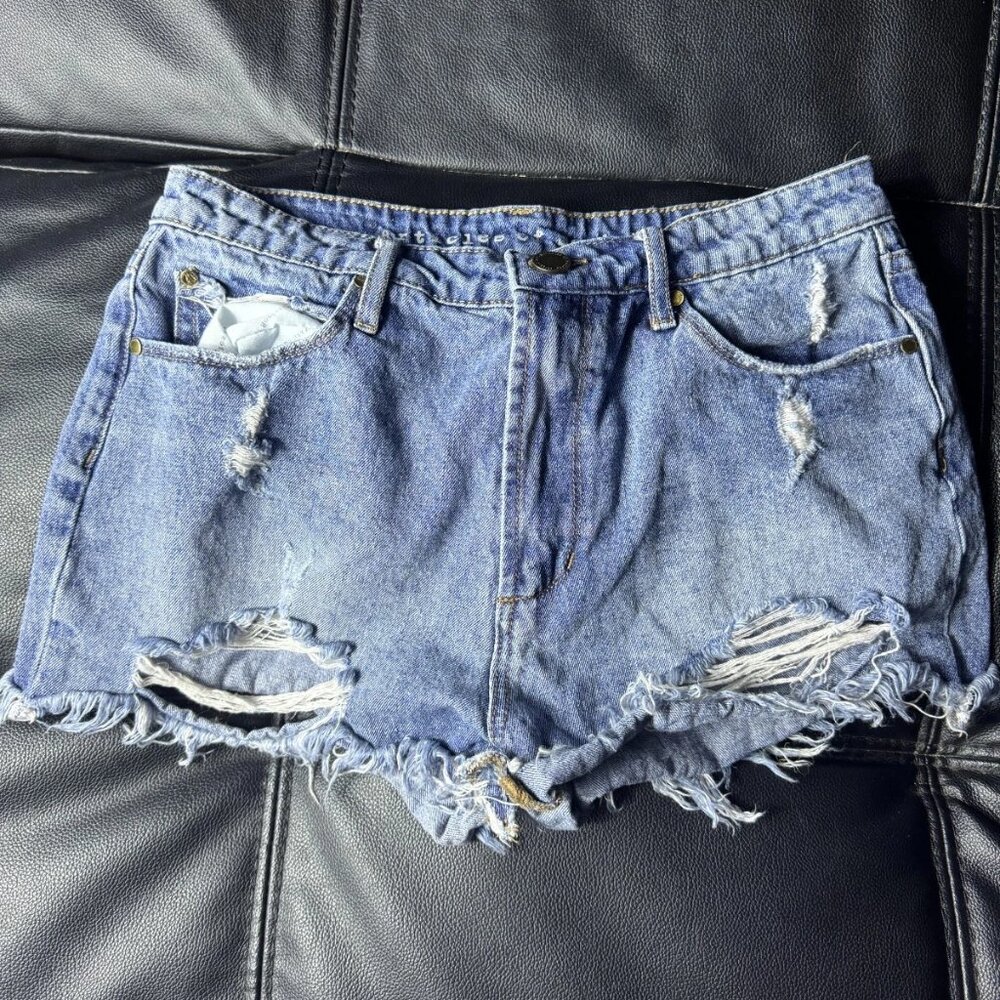 Articles of Society Women’s Denim Shorts Blue Cuffed Distressed Mid-Rise 28‎